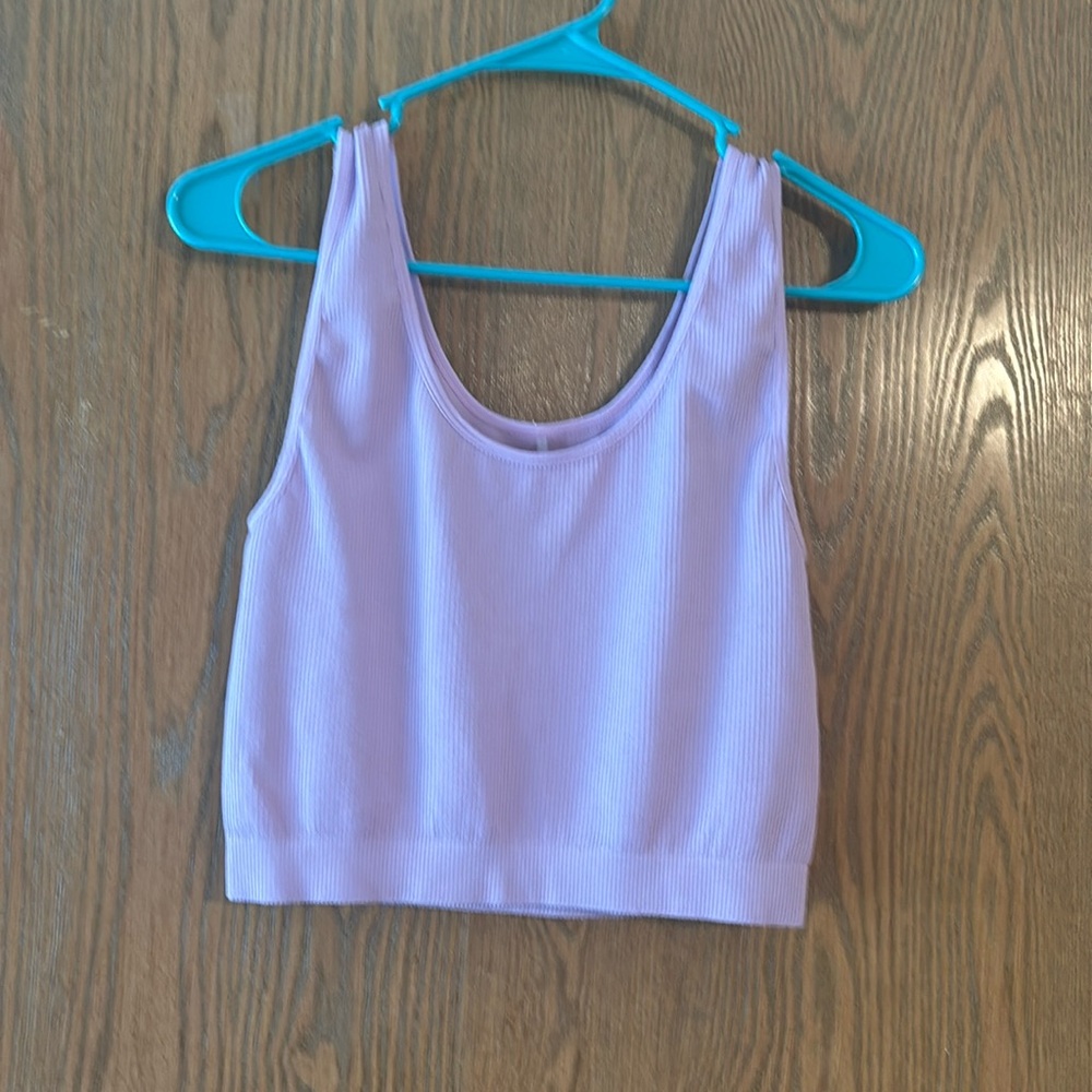 EUC Lavender Ribbed Tank Top. Size (M-L).